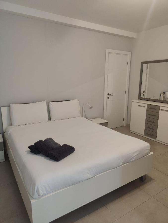 Gzira, 2 Bedroom Apartment Buitenkant foto